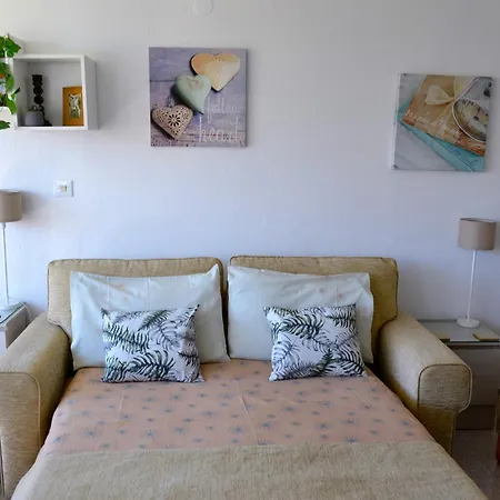 Apartment Spacious 1 Bedroom Apartment, Front, Costa