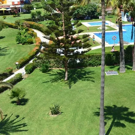 Apartment Spacious 1 Bedroom Apartment, Front, Costa *