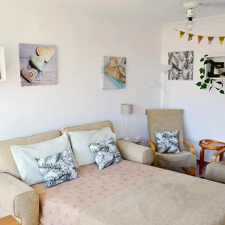 Apartment Spacious 1 Bedroom Apartment, Front, Costa